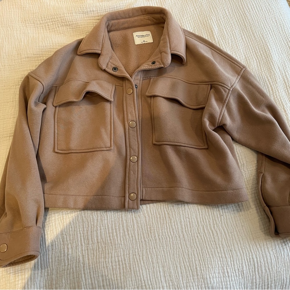 Abercrombie & Fitch softAF Cropped Shacket